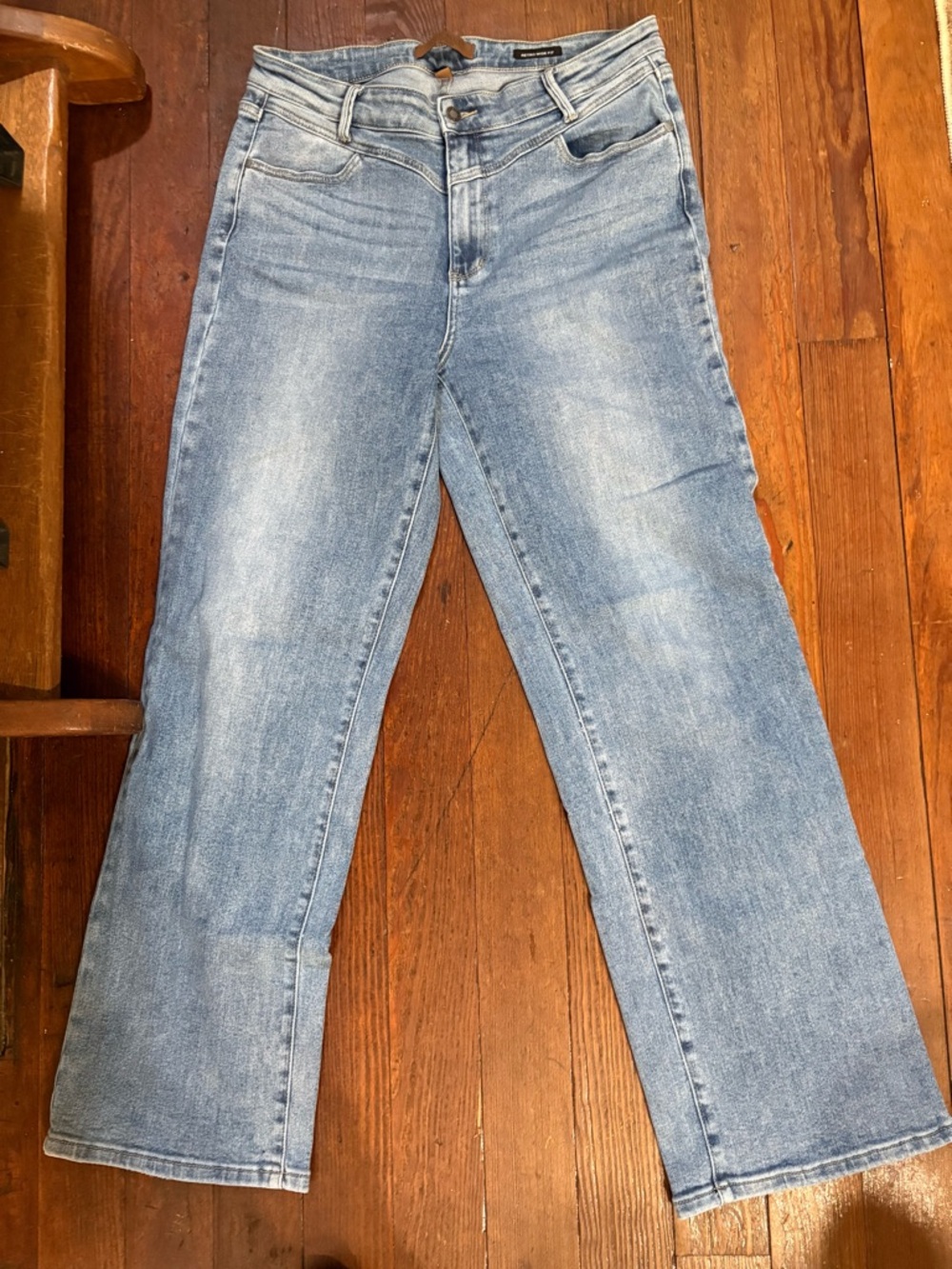 Judy Blue Vintage Light Wash Straight Leg Jeans